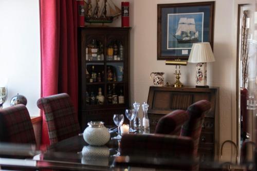 อาหารและเครื่องดื่ม, Ladysmith Guest House in อุลลาพูล