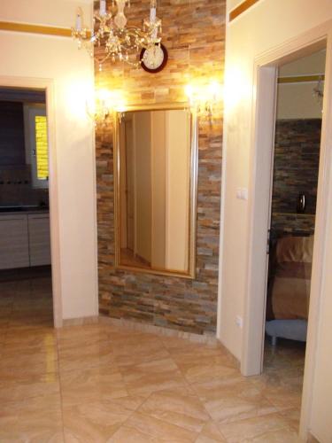 Yellow Home - Luxury Two-Bedroom Apartment with Balcony - 2. Révay köz Budapest 1065 image 9