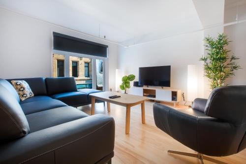 One-Bedroom Apartment with Sofa Bed SR201