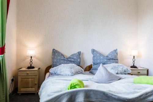 Large Double Room image 1