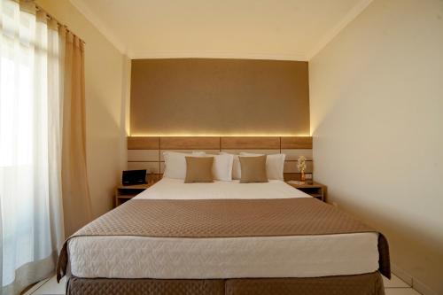 1 double bed, 1 twin bed