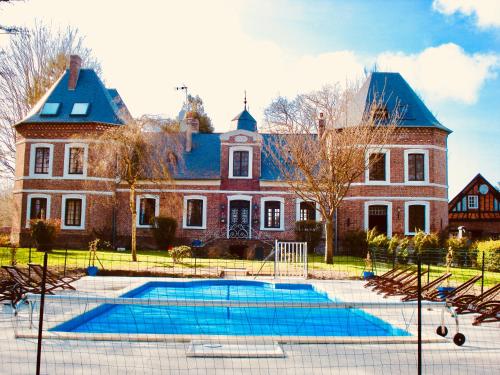 Chateau de la Vallee - East or West Wing (each wing self-contained with own entrance)