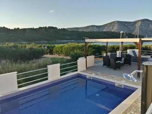 Seaside apartments with a swimming pool Kneza Korcula - 9130 Korčula