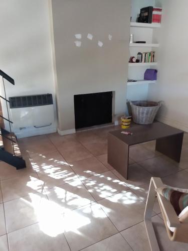 . HERMOSA CASA QUINTA TOTALMENTE EQUIPADA ( arroyo del medio)