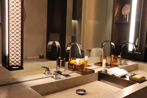 Hyatt Regency Wuhan Optics Valley Room Type - 1 King Deluxe