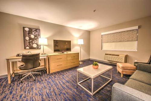 Best Western Plus Media Center Inn & Suites