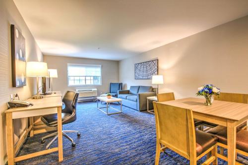 Best Western Plus Media Center Inn & Suites