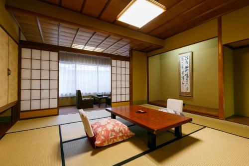 Japanese-Style Quadruple Room