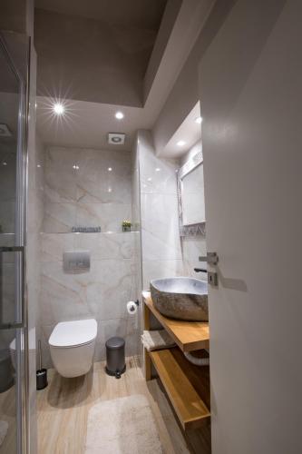 Rastoni Athens Suites near Acropolis at Tsatsou street - image 5