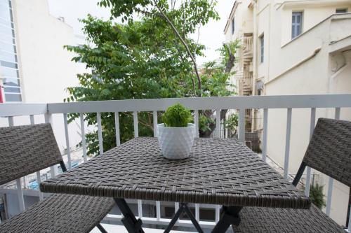 Rastoni Athens Suites near Acropolis at Tsatsou street