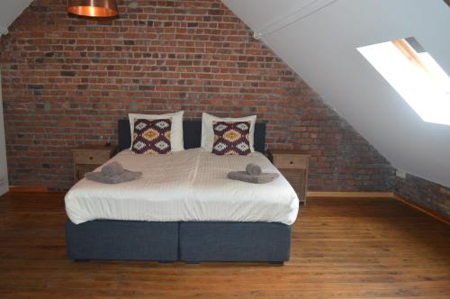 Birdsonghouse - main image