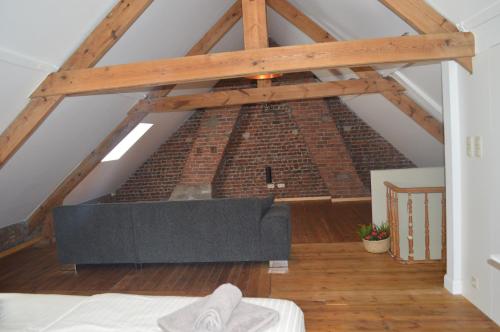 Birdsonghouse - image 8