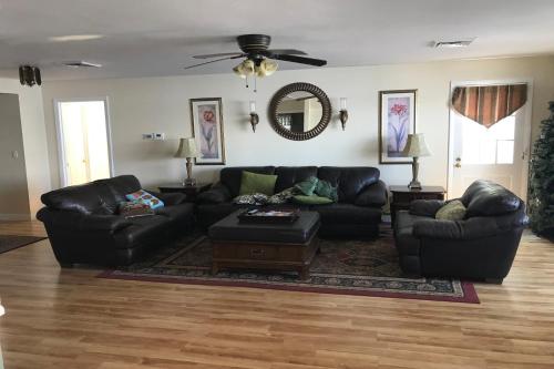 4 Bed 2 Bath Vacation home in Ossipee - main image