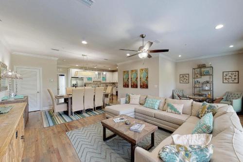 5 Bed 4 Bath Vacation home in Miramar Beach - image 4