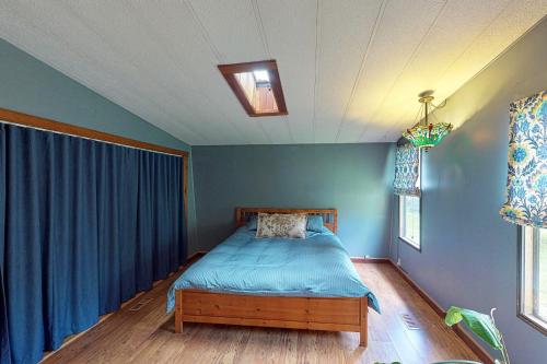 3 Bed 3 Bath Vacation home in Covington - main image