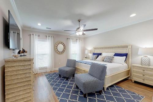 5 Bed 4 Bath Vacation home in Miramar Beach - image 7