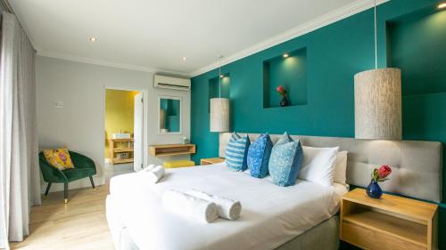 Hout & About Guest House