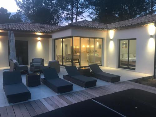 Erkély/terasz, Location villa entre lac et océan avec son spa de nage (Location villa entre lac et ocean avec son spa de nage) in Carcans