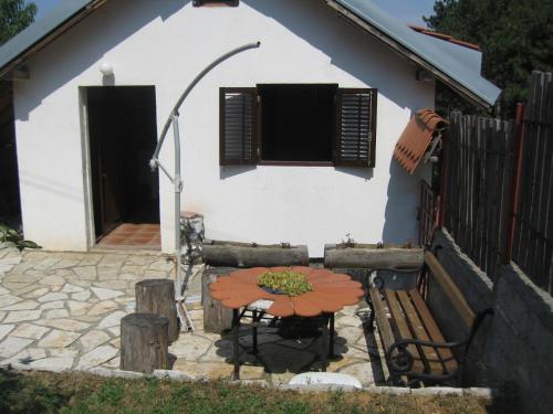 Cosy Cottage on Avala Mountain - Apartment - Belgrade