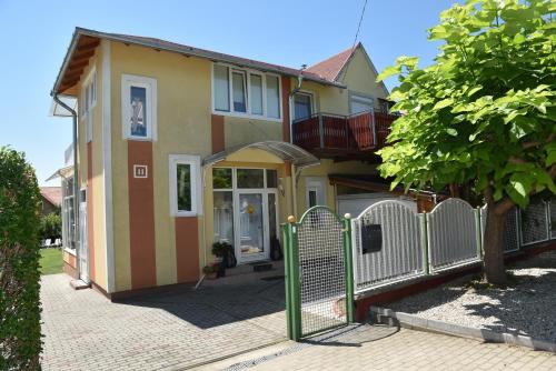 Virág Apartman Gyenesdiás 