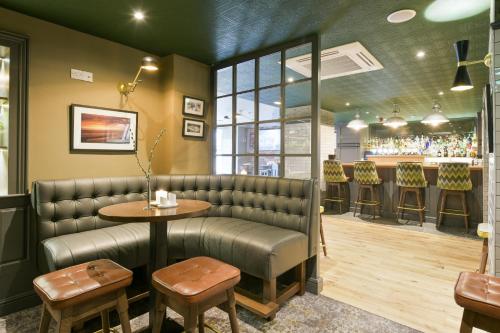 Lahinch Coast Hotel and Suites - image 2