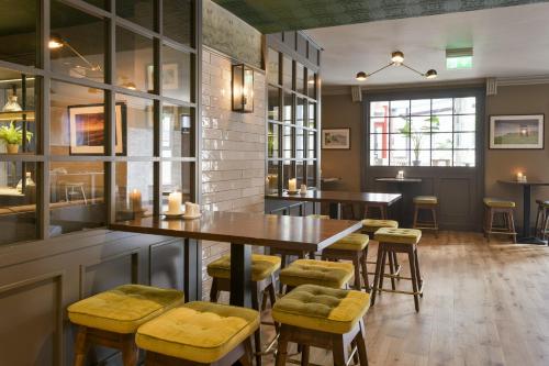 Pub/Lounge, Lahinch Coast Hotel and Suites in Lahinch