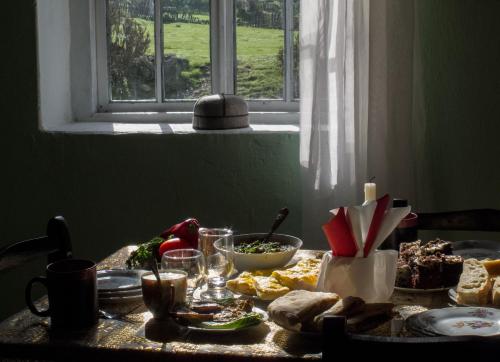 Ēdiens un dzērieni, Peak Mazeri Guest House in Mazeri