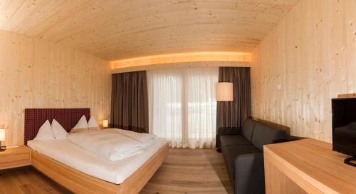 Deluxe Double Room with Mountain View