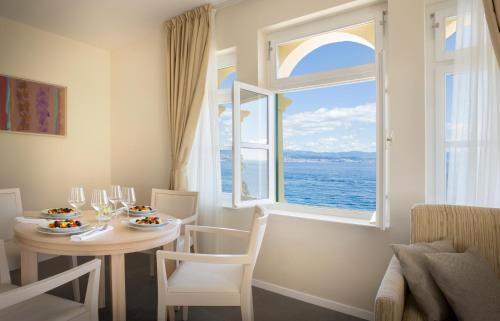 One-Bedroom Apartment with Sea View