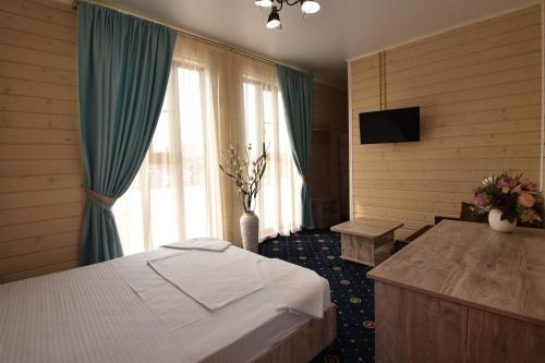 Yalta Hotel - image 8