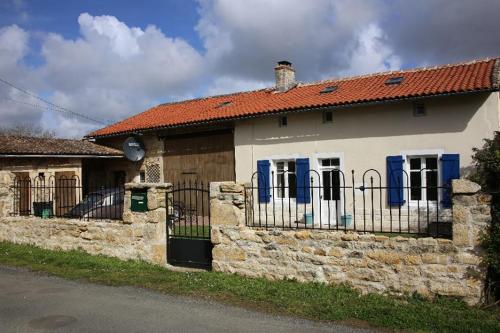 Les Arbres gîte à louer Londigny