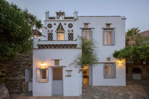 3 bedrooms, 6 beds