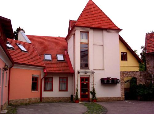 

Péter Pál Panzió