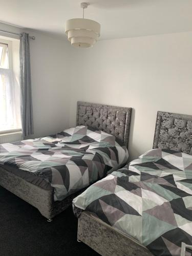 Entire 6 Bed 5 Star Luxury House FREE WiFi nice views