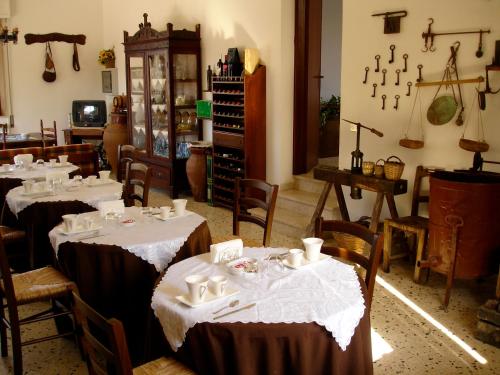餐廳, Candalù - Villa Giardinata (Candalu - Villa Giardinata) in 瓦爾德里切