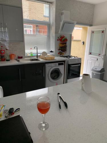 Entire 6 Bed 5 Star Luxury House FREE WiFi nice views in Burnley