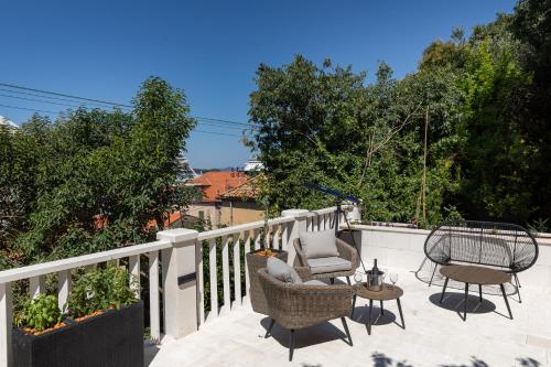 Apartments and Rooms Villa Naida