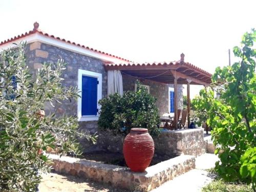 PERDIKA STONEHOUSE gîte à louer Órmos Karióti