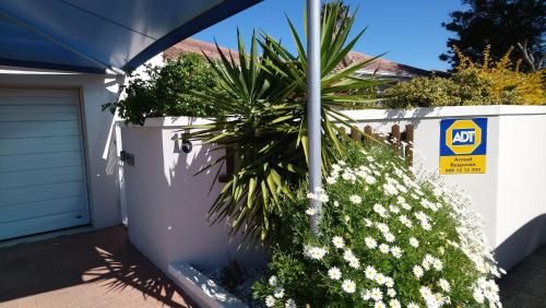 Hamilton Garden Suites Room Type - One-Bedroom House Hamilton Garden Suites Room Type - One-Bedroom House