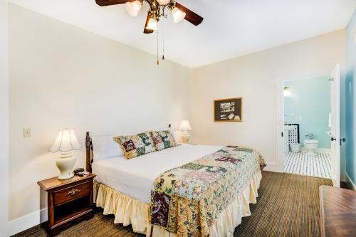 Guestroom, Lakeside Inn on Lake Dora in Mount Dora (FL)