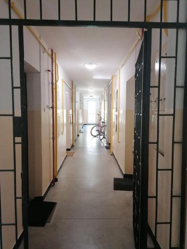 Sunny and lovely apartment. Near Chopin Airport!, Warsaw (photo 9)