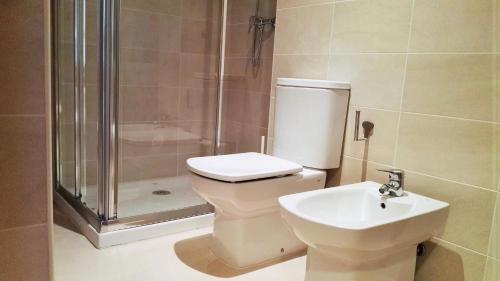 2 bedrooms, 4 beds
