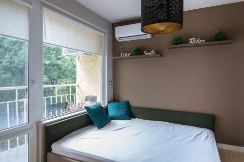 Work or Leisure Modern 2BD apt near city center