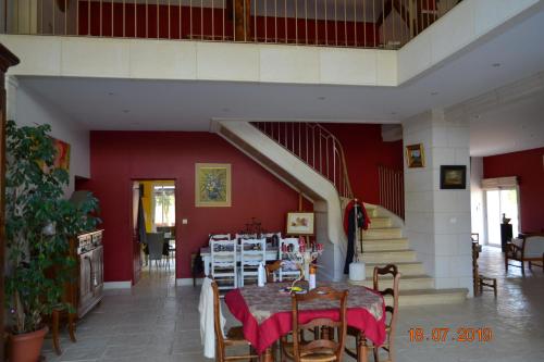 Shared lounge/TV area, Les Chambres de Carreau in Meilhan-sur-Garonne