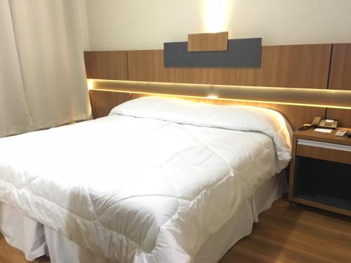 Hotel Aero Park e Estacionamento in ลอนดริน่า