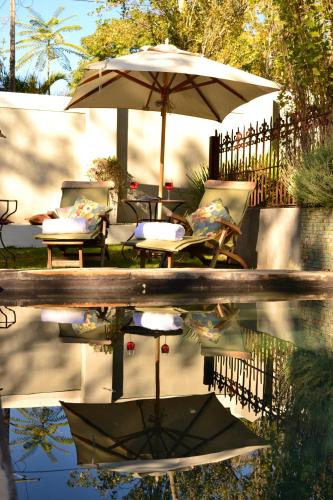 Úszómedence, Cafe Felix & Old Oak Manor in Riebeek Kasteel
