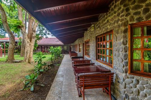 Entrance, Hotel Mar de Luz in Jaco