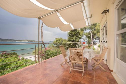 Apartments by the sea Zaboric Sibenik - 15720 Šibenik 