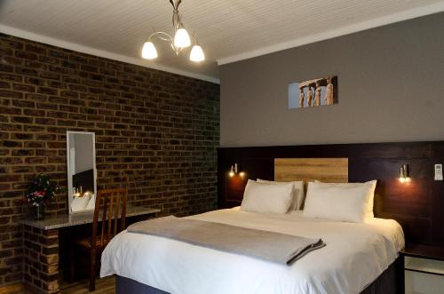 The Woodsman Bed and Breakfast 3