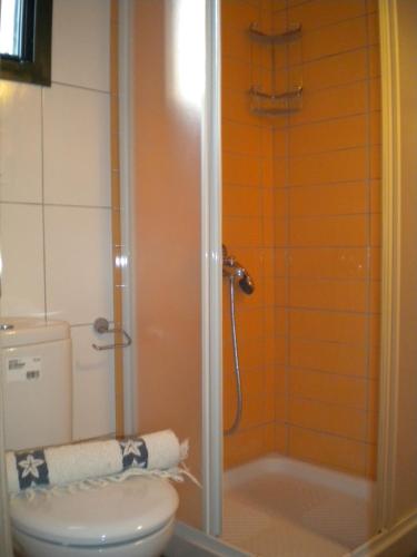 Deluxe Double Room with Balcony and Sea View image 2
